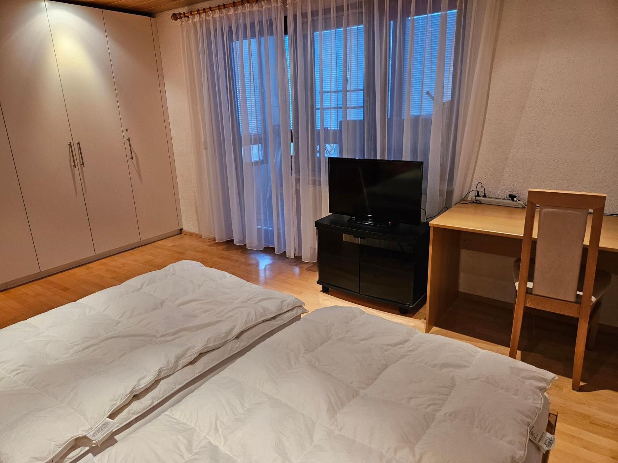 Wohnung Fuer 4 Personen, 2 Schlafzimmer, 2 Parkplaetze, Wlan Constance Extérieur photo